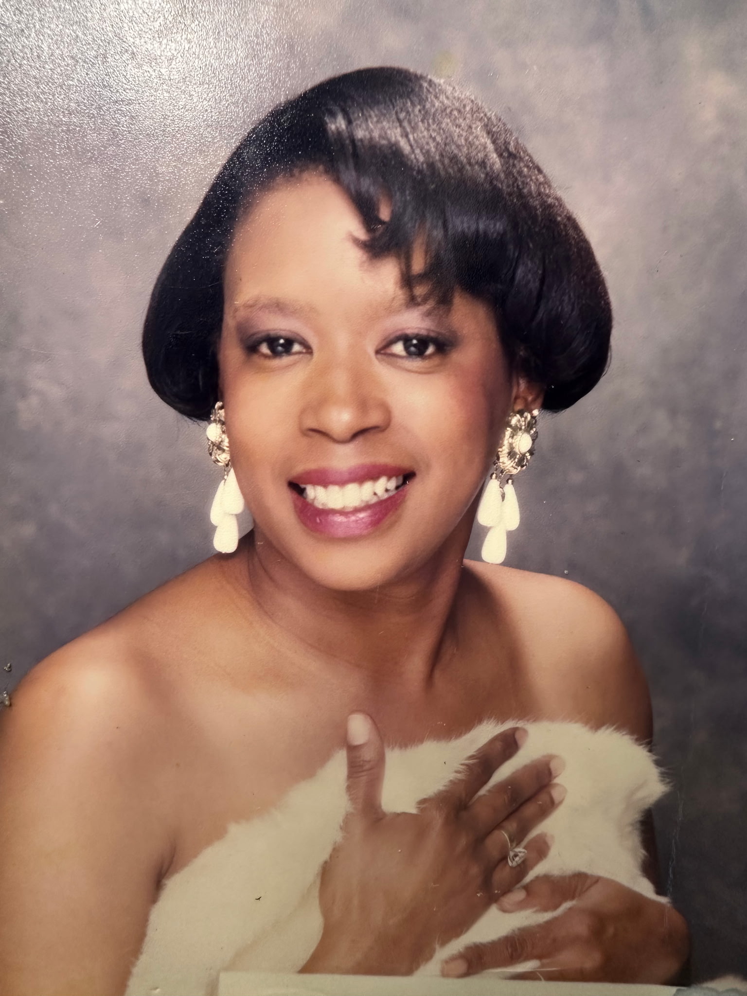 Sabrina Tracy Evans December 23, 1964 - October 2, 2026 | Obituary